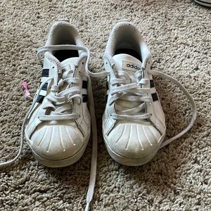 Kids ardidas shoes size 1